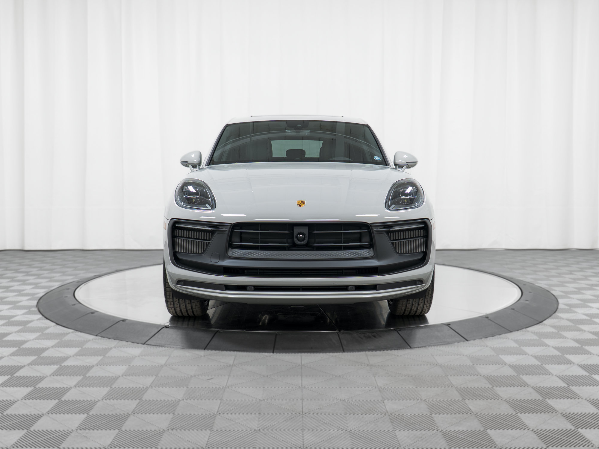 Used 2026 Porsche Macan GTS AWD/4WD image 10