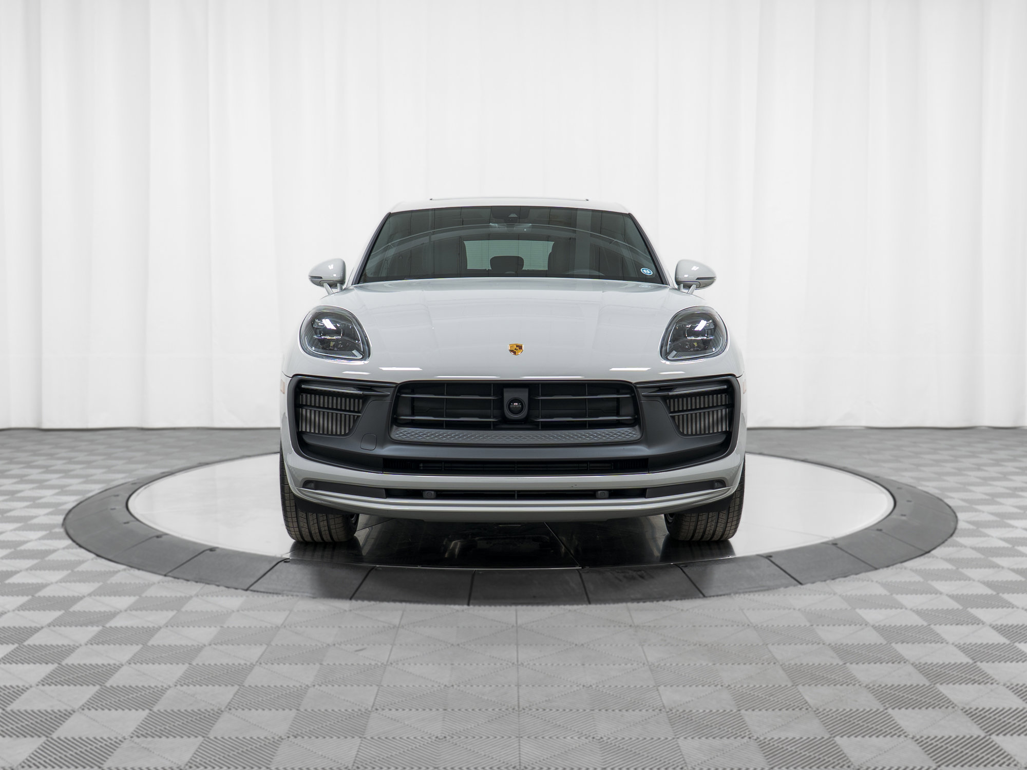 New 2026 Porsche Macan GTS image 10