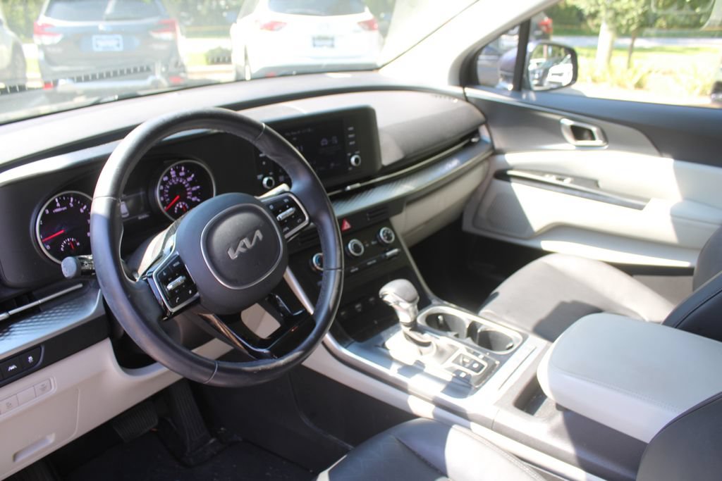 Certified 2024 Kia Carnival LX FWD image 27