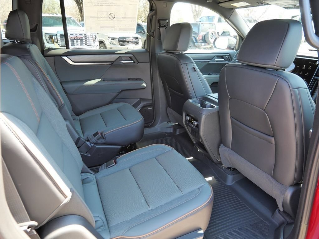 New 2026 GMC Acadia AT4 w/ Luxury Package AWD/4WD image 32