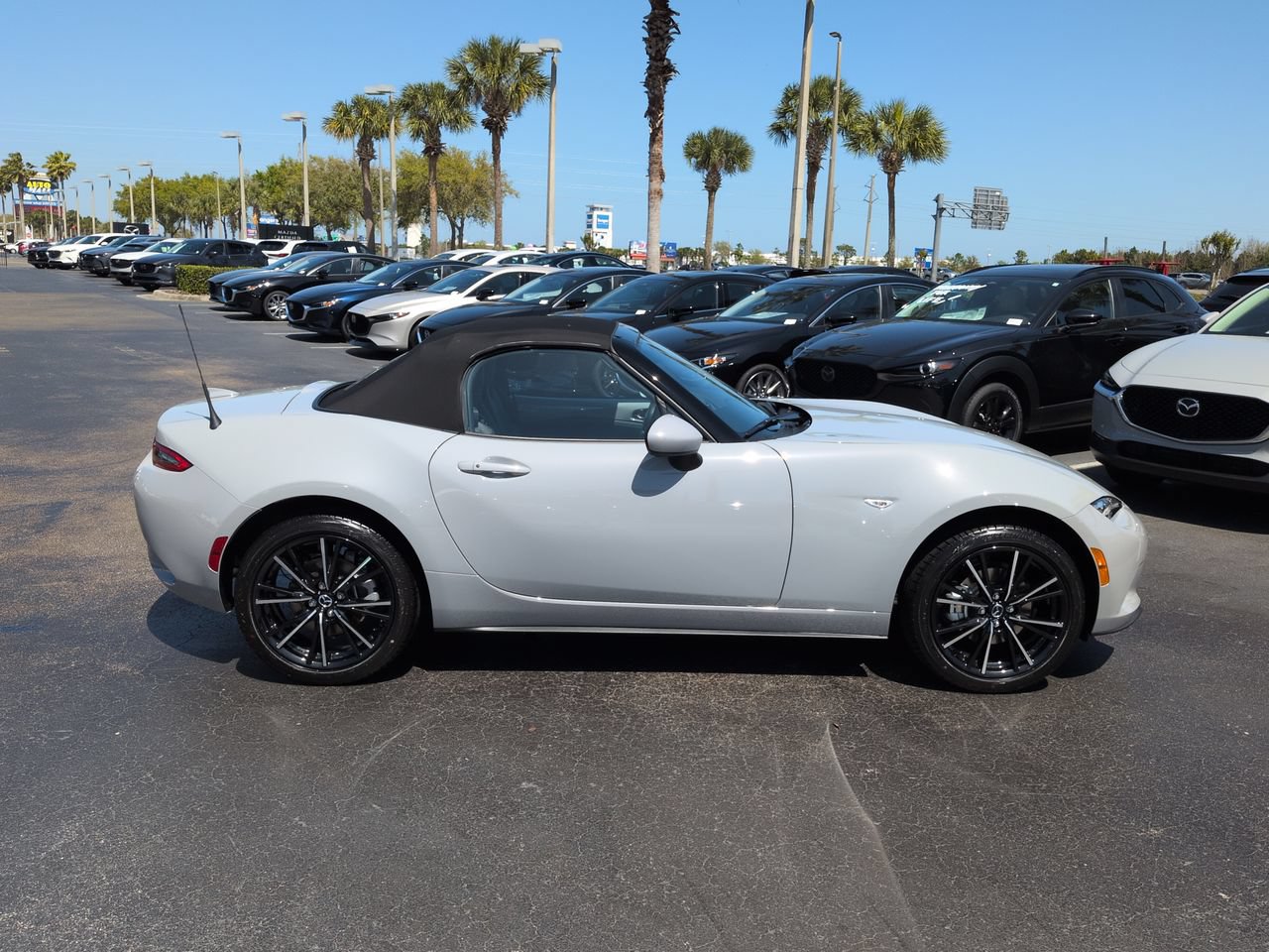 New 2026 MAZDA MX-5 Miata Grand Touring RWD image 3