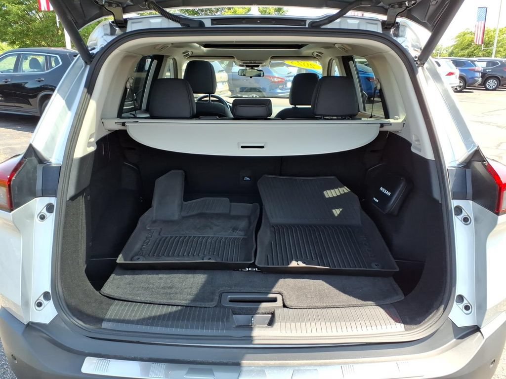 Certified 2023 Nissan Rogue SV w/ SV Premium B Package AWD/4WD image 11