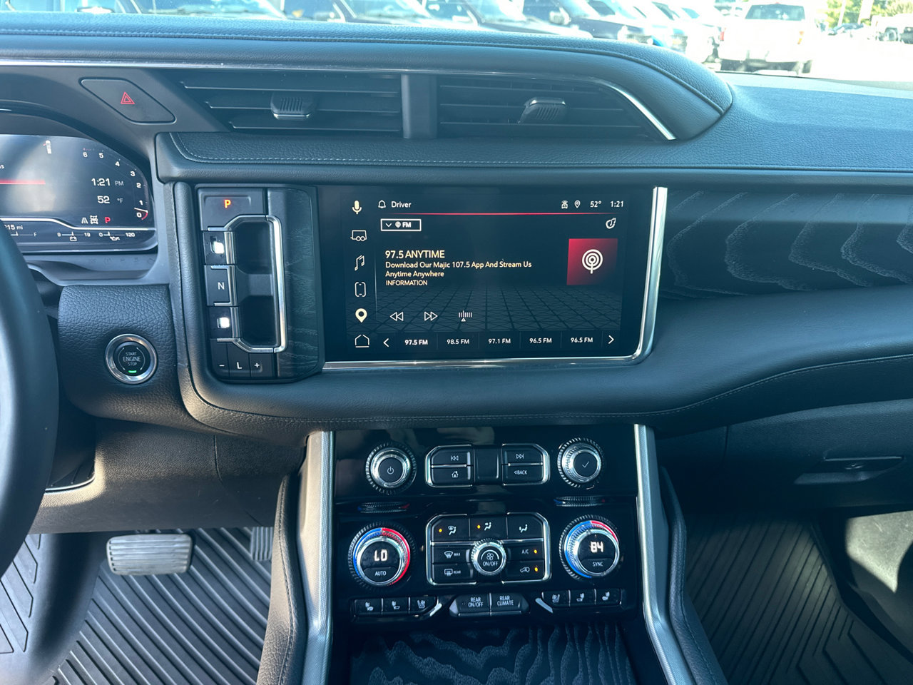 Used 2023 GMC Yukon XL Denali AWD/4WD image 28