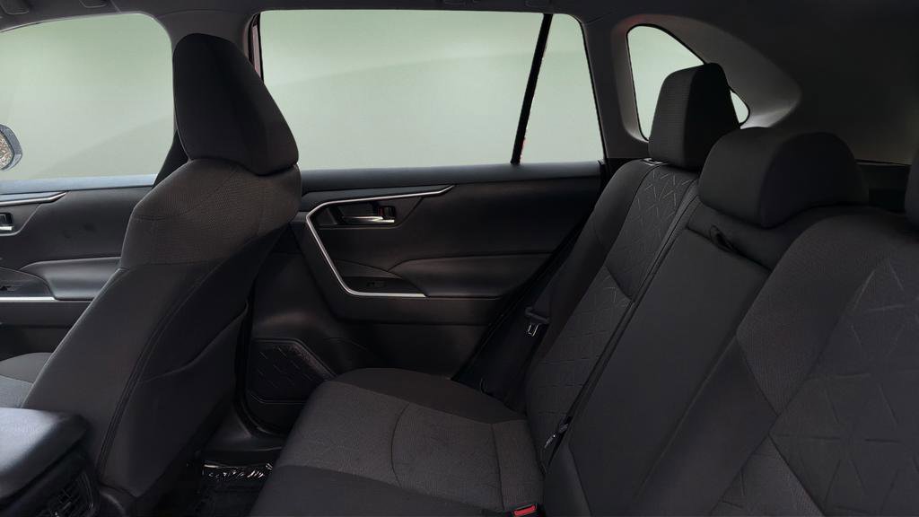 Used 2022 Toyota RAV4 XLE image 16