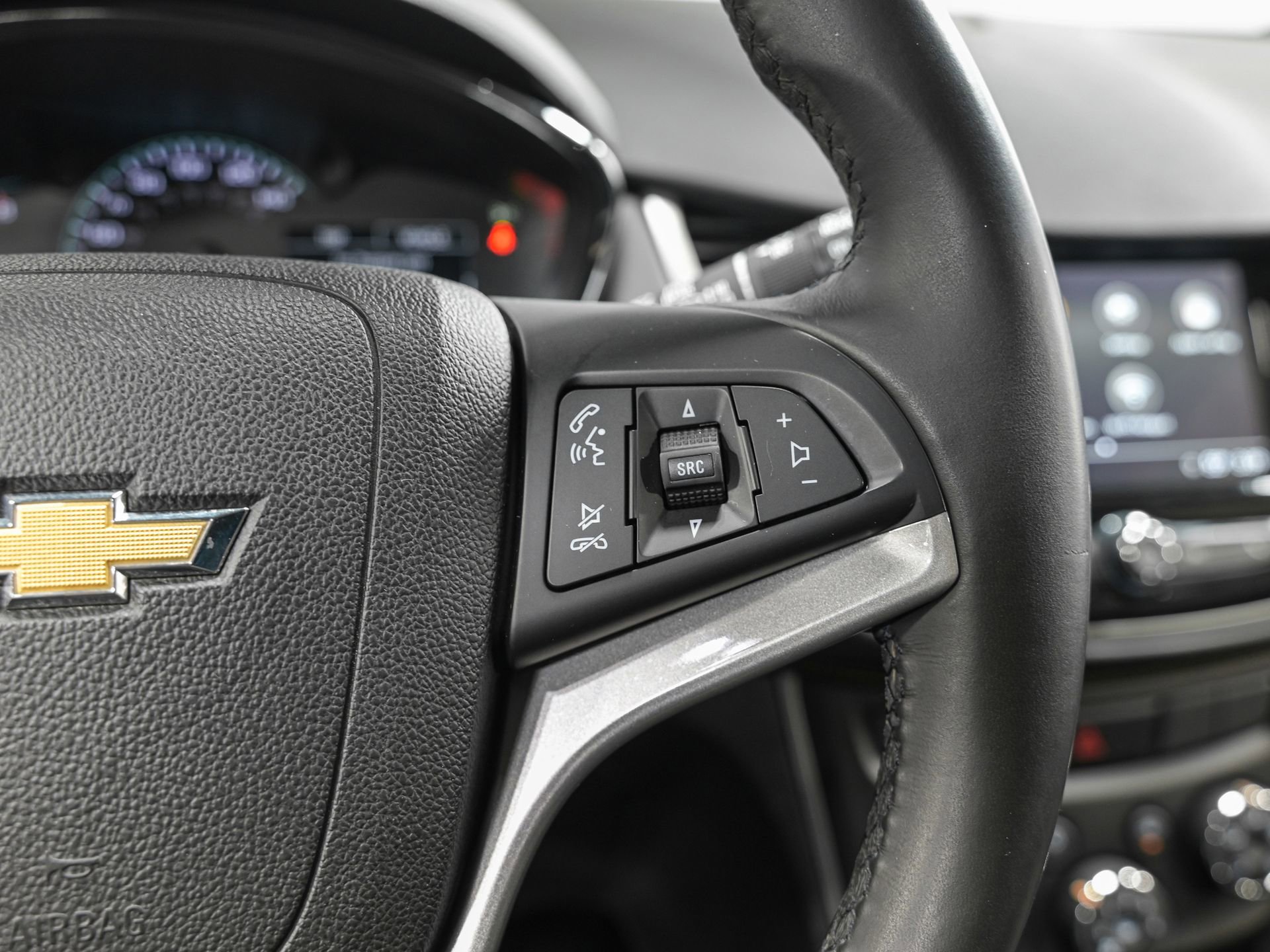 Used 2018 Chevrolet Trax LT w/ LT Convenience Package image 21