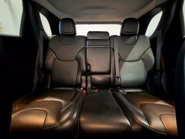 Used 2019 Jeep Cherokee Overland AWD/4WD image 15