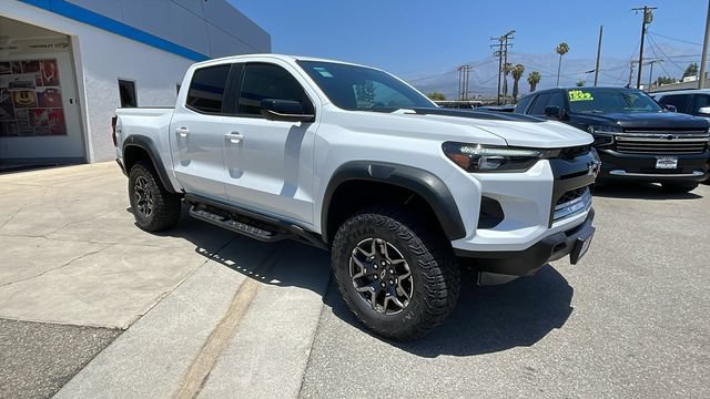 Used 2025 Chevrolet Colorado ZR2 w/ Technology Package AWD/4WD image 37