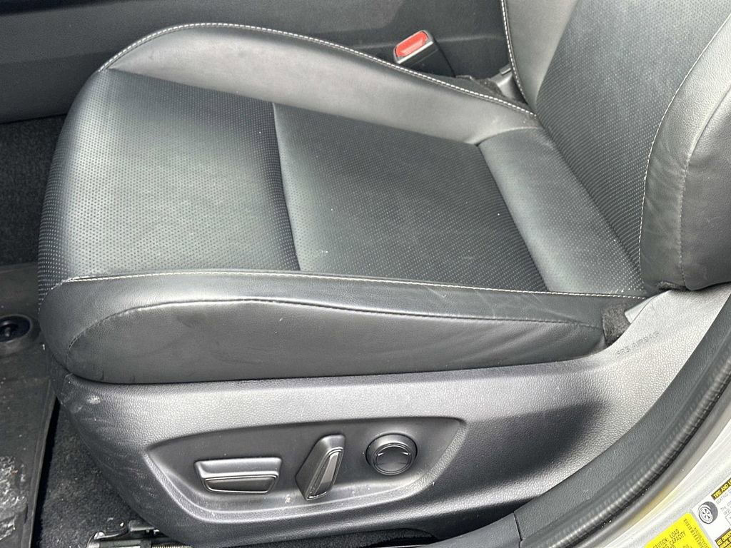 Used 2025 Toyota Prius XLE image 17