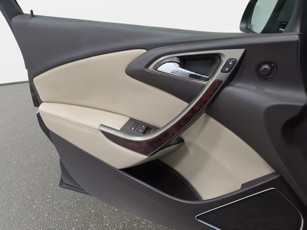 Used 2013 Buick Verano FWD image 27