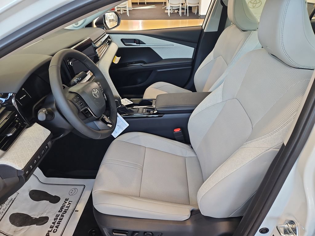 New 2026 Toyota Camry Hybrid AWD/4WD image 19