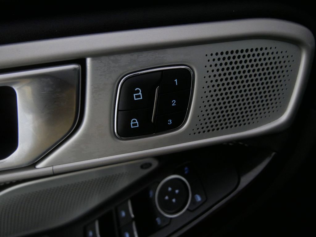 Used 2021 Ford Explorer ST w/ ST Street Pack image 15