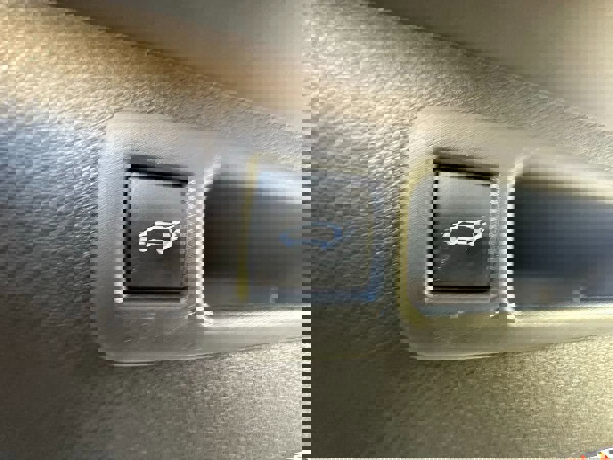 Used 2022 Toyota Highlander XSE image 24