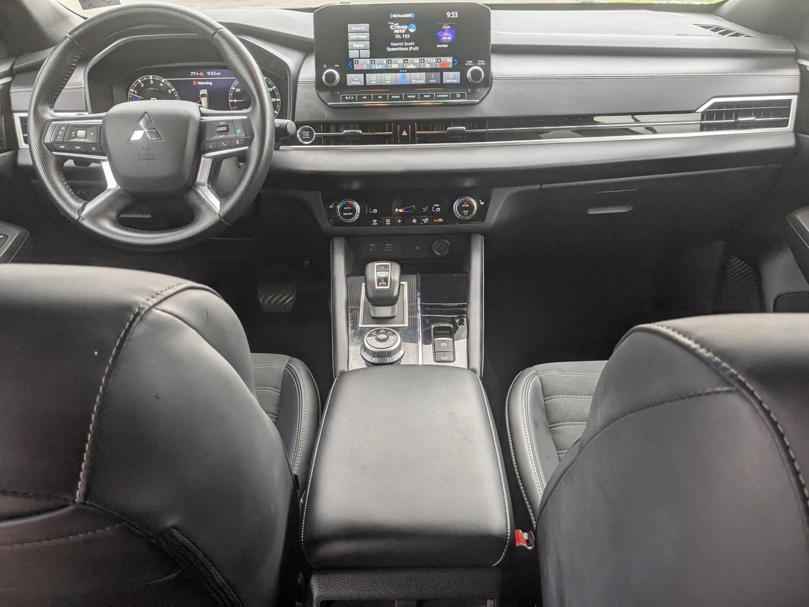 Used 2024 Mitsubishi Outlander SE Black Edition FWD image 32