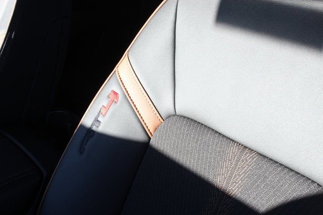 New 2025 GMC Canyon AT4 image 18