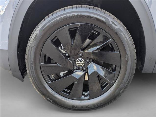 New 2026 Volkswagen Atlas Cross Sport SE FWD image 9