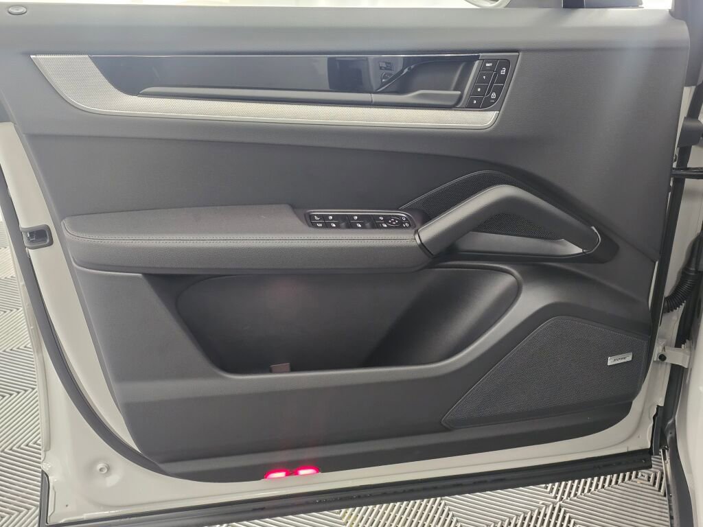 New 2026 Porsche Cayenne E-Hybrid image 27