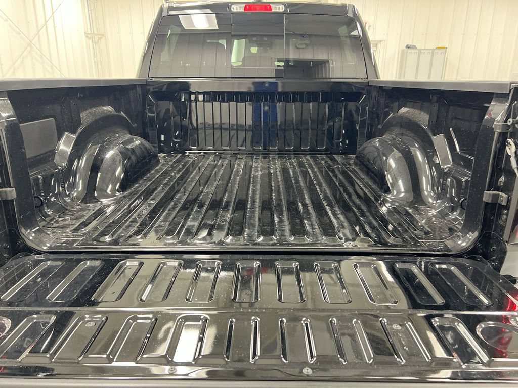 New 2026 RAM 1500 Express AWD/4WD image 23