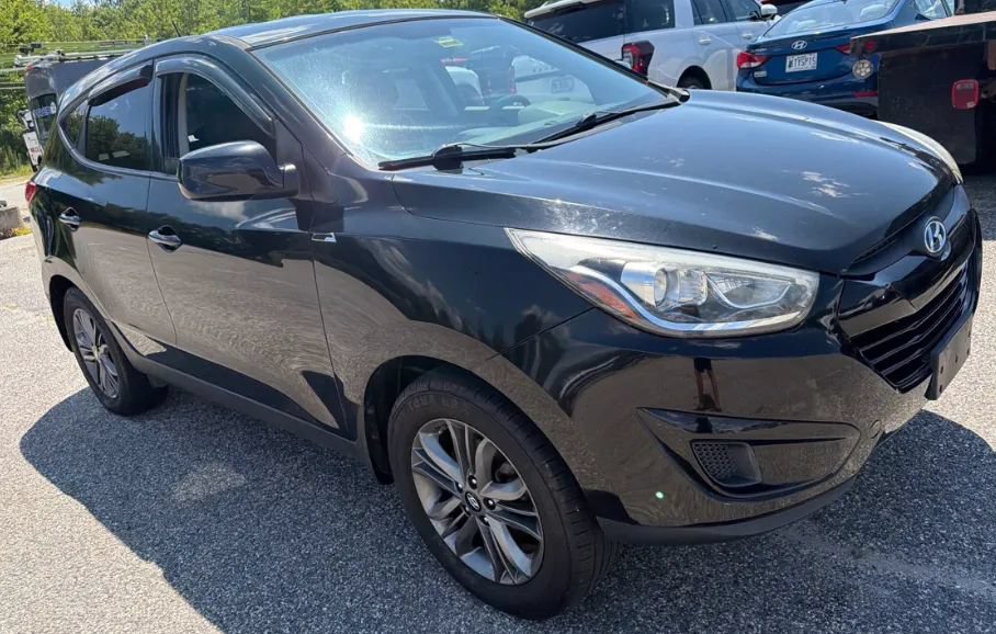 Used 2015 Hyundai Tucson GLS w/ Option Group 02 AWD/4WD image 1
