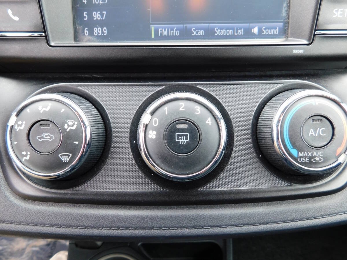 Used 2016 Toyota RAV4 LE AWD/4WD image 13