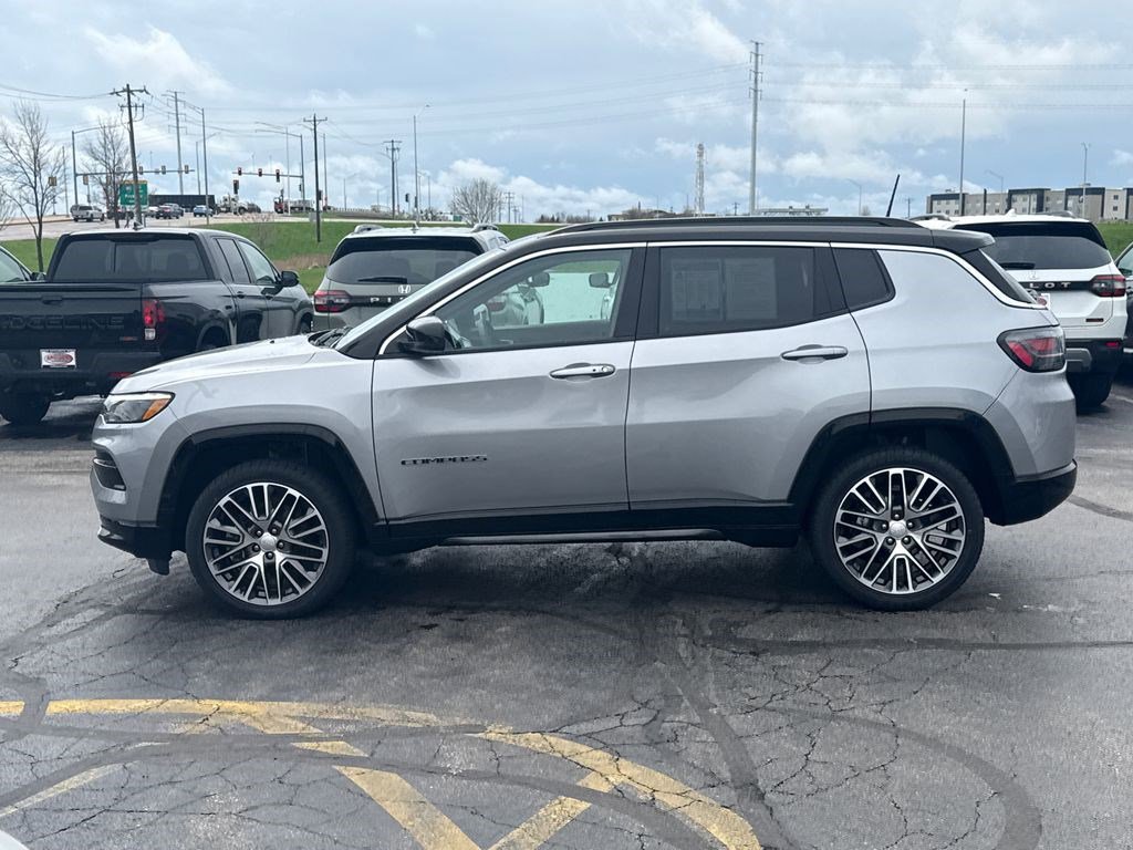 Used 2023 Jeep Compass Limited w/ Elite Group image 8