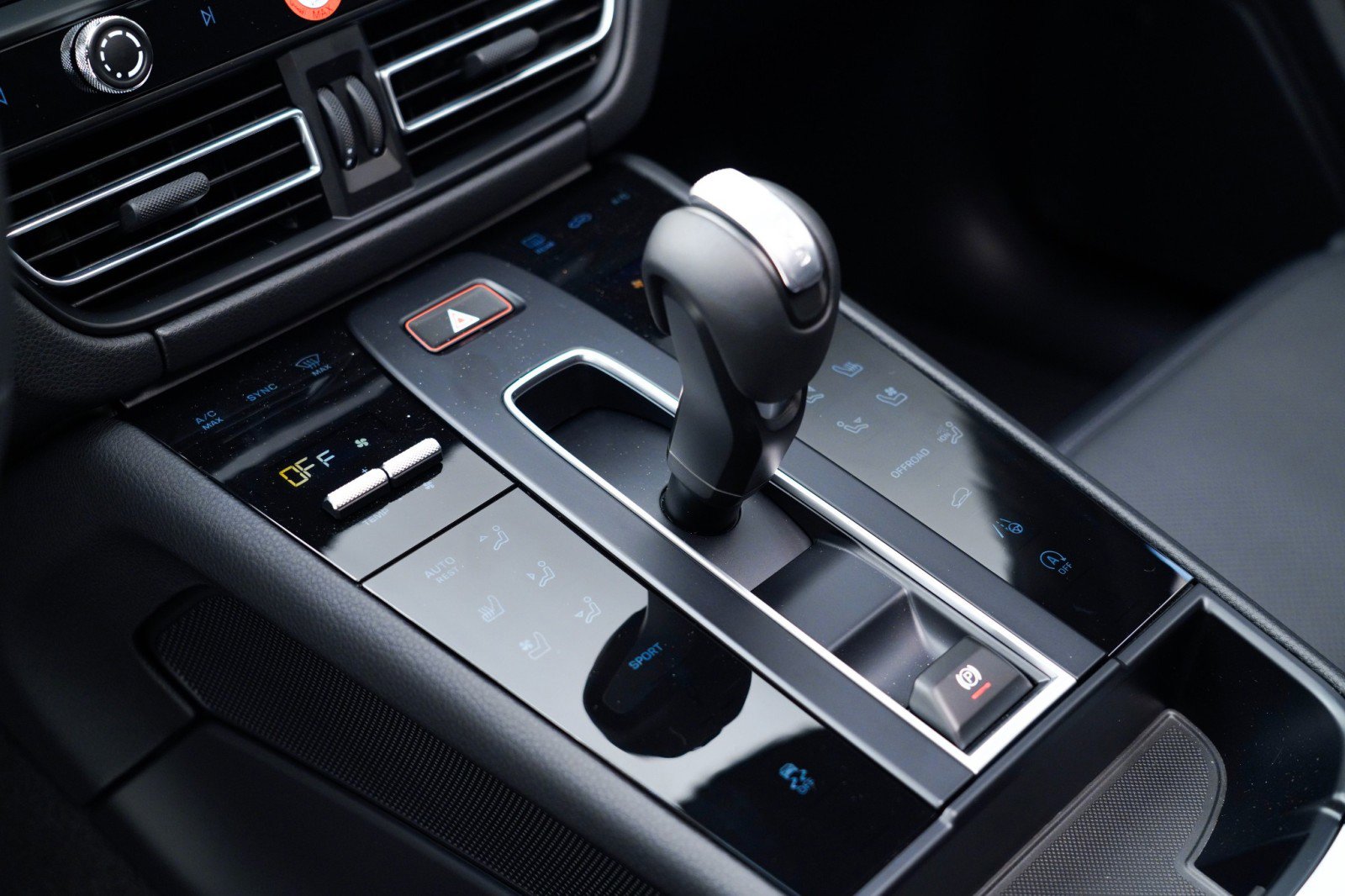 New 2026 Porsche Macan image 27