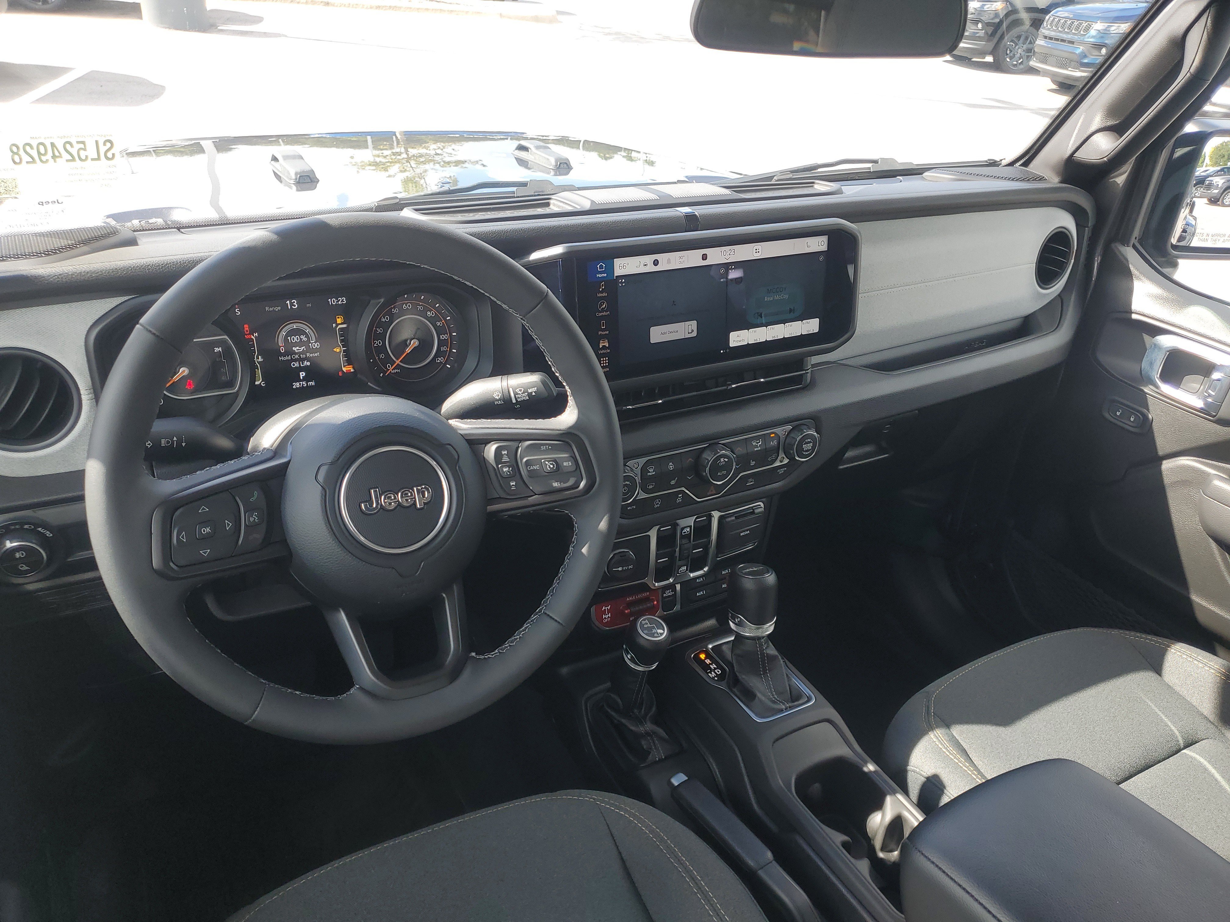 Used 2025 Jeep Gladiator Sport AWD/4WD image 10