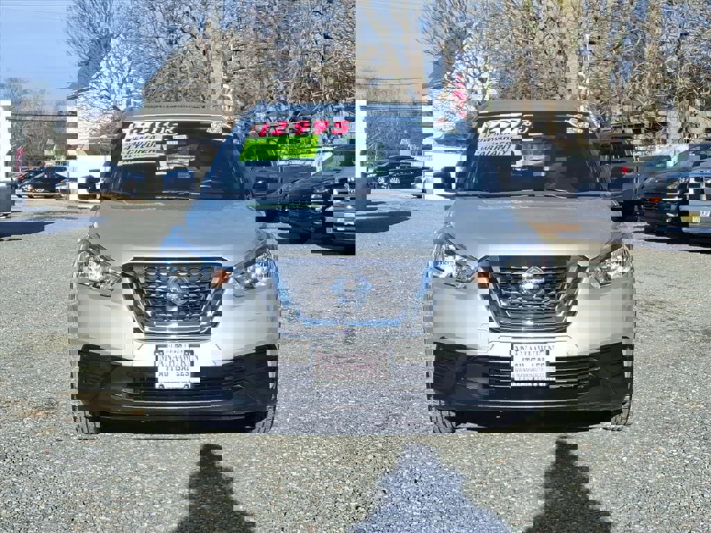 Used 2019 Nissan Kicks S image 5