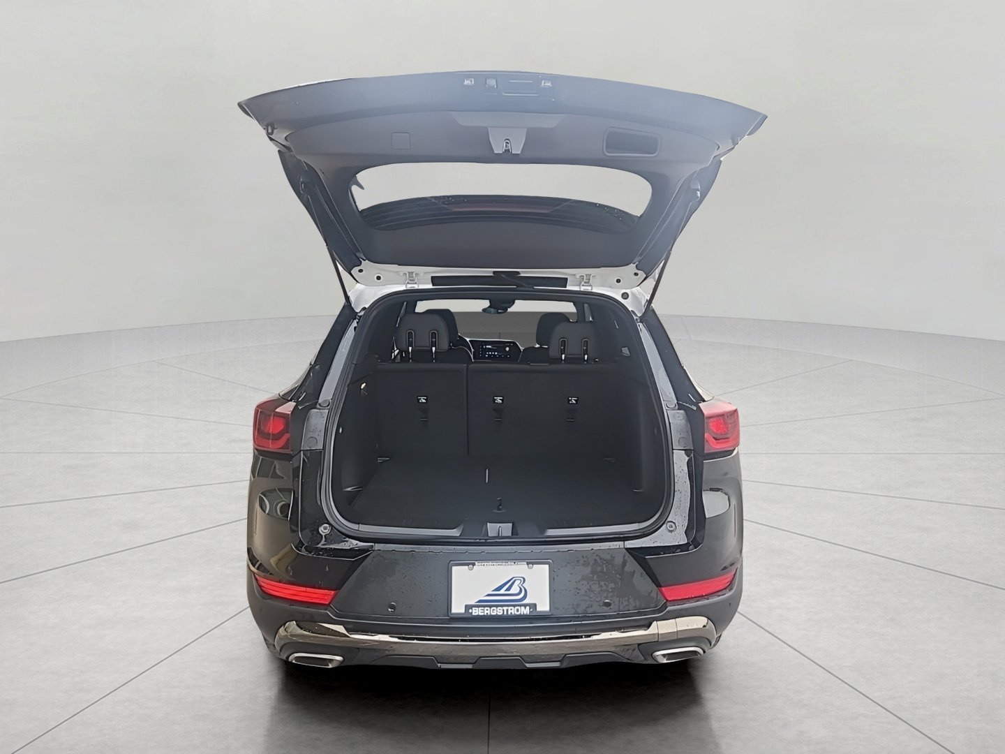 Used 2025 Chevrolet TrailBlazer ACTIV w/ Driver Confidence Package image 8