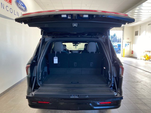 New 2025 Lincoln Navigator Black Label AWD/4WD image 9