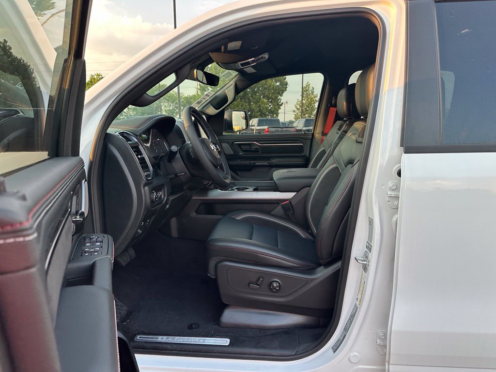 New 2026 RAM 1500 Laramie AWD/4WD image 10