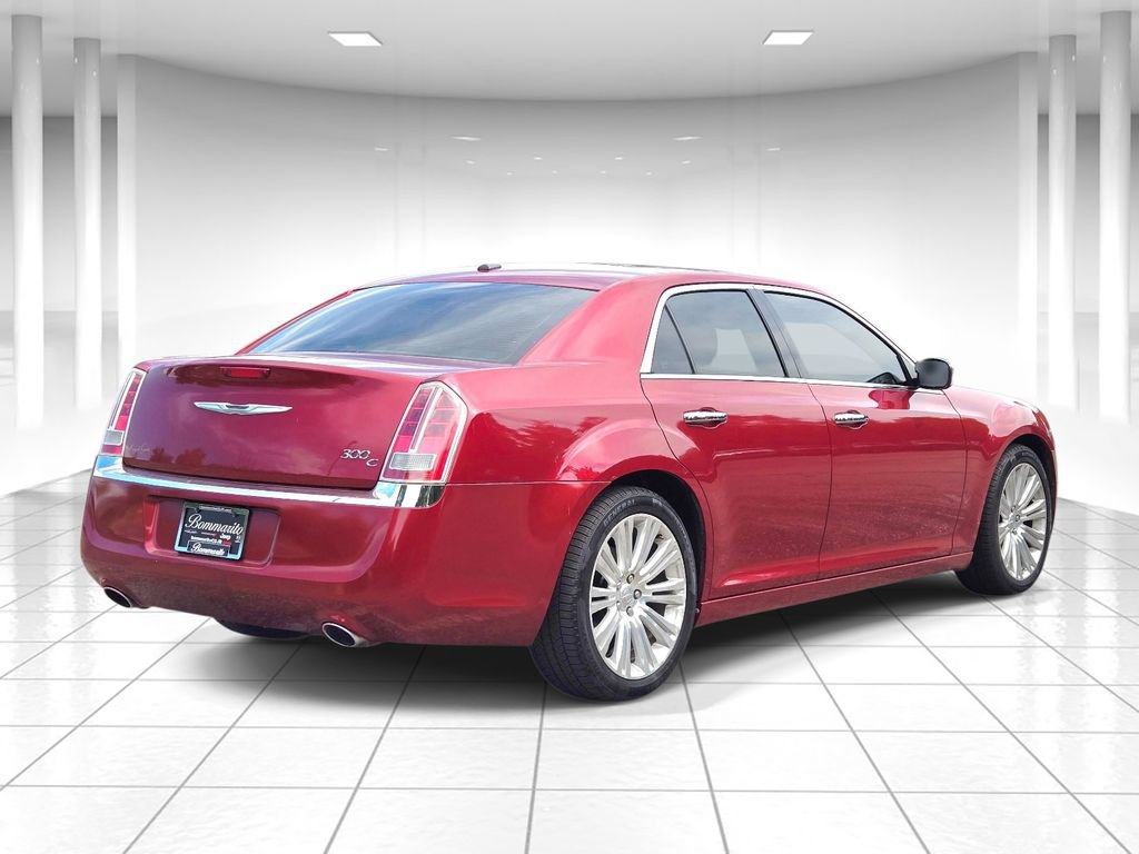 Used 2013 Chrysler 300 C RWD image 3