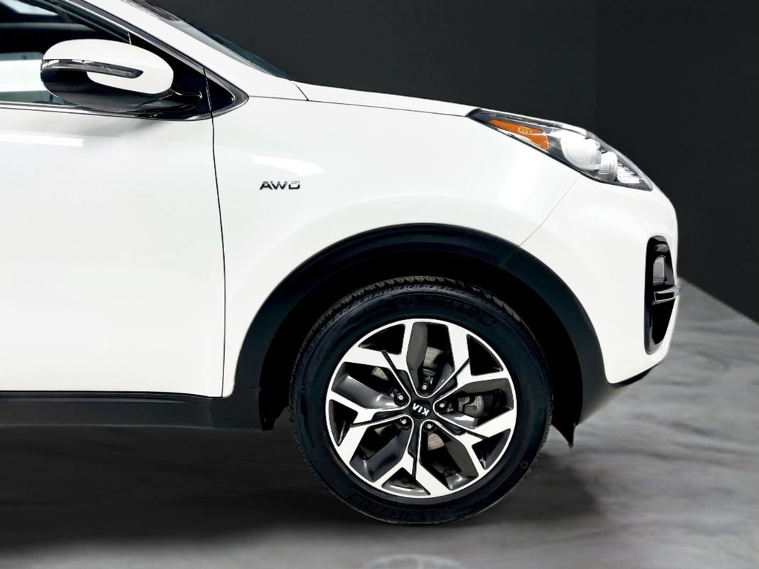 Used 2022 Kia Sportage EX AWD/4WD image 11
