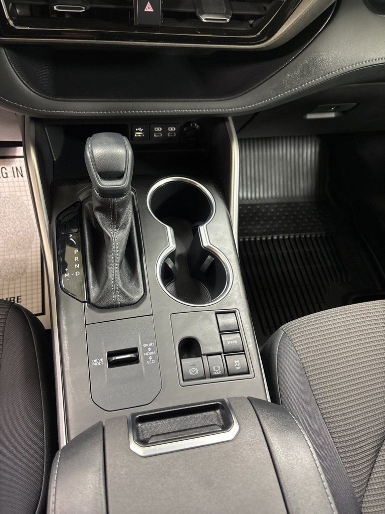 Used 2023 Toyota Highlander L image 14