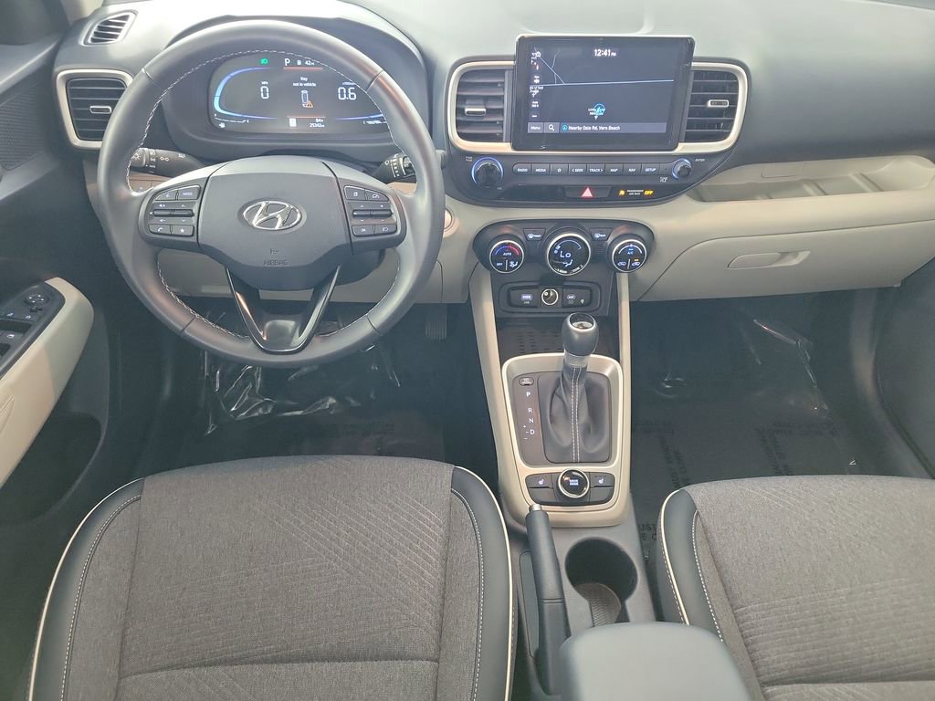 Used 2024 Hyundai Venue Limited FWD image 32