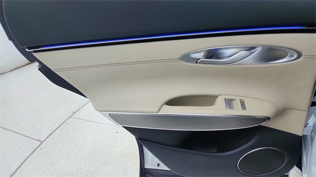 Used 2026 Genesis GV70 2.5T Select image 32