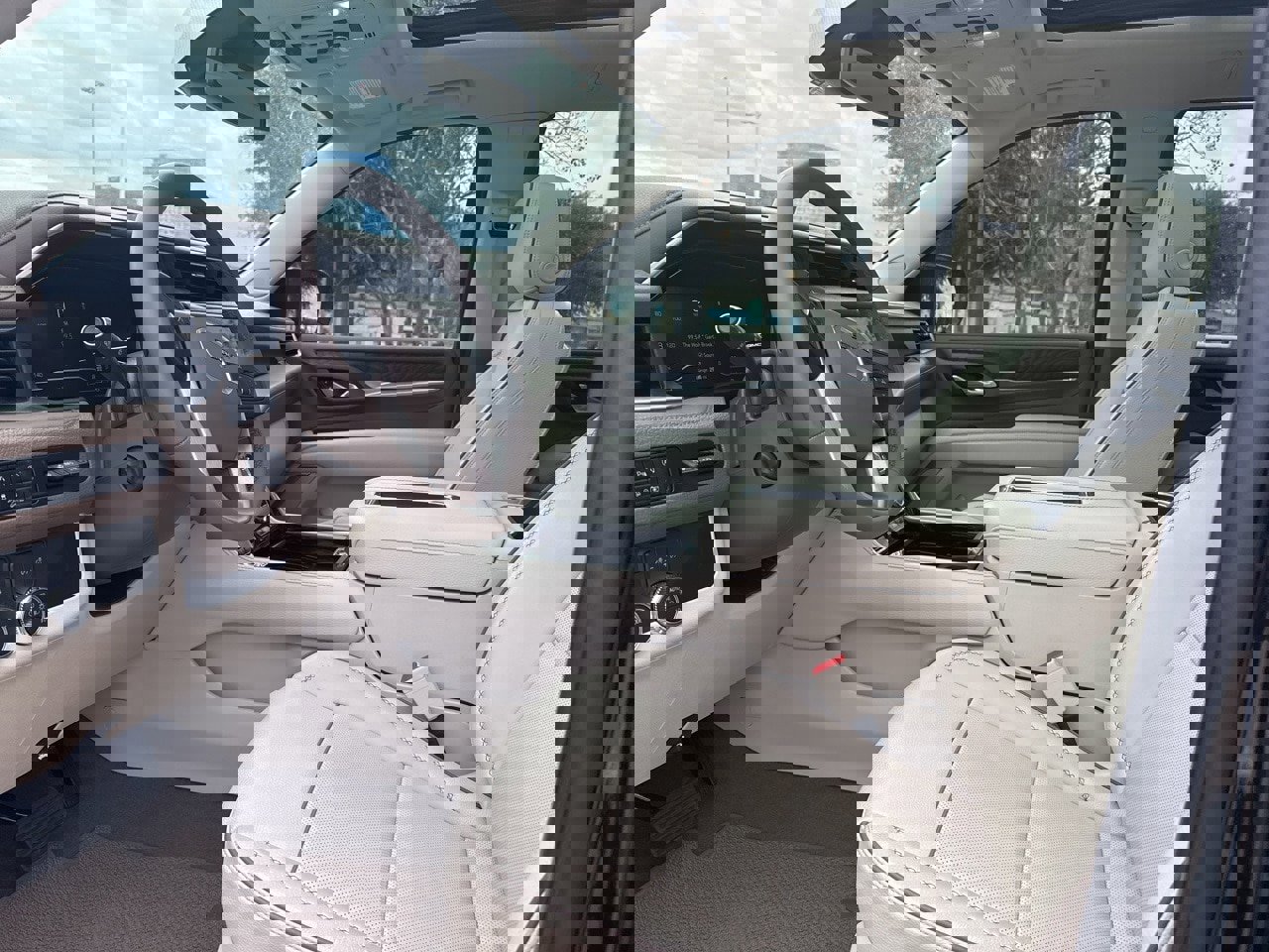 Used 2024 GMC Yukon Denali image 8