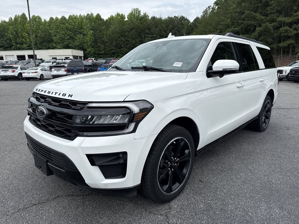 Used 2023 Ford Expedition Max Limited RWD image 3