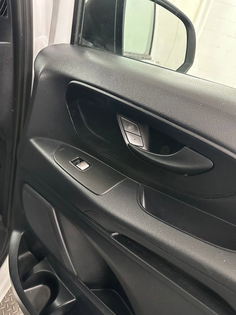Used 2021 Mercedes-Benz Metris image 30