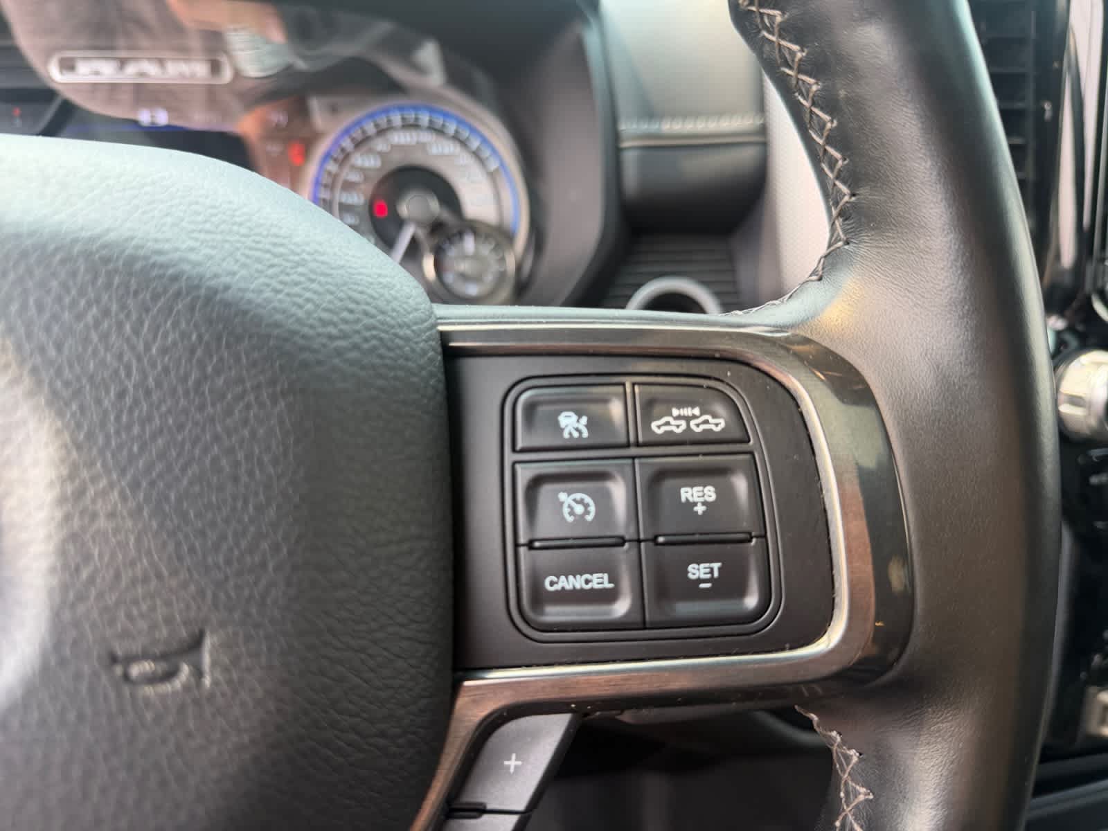 Used 2020 RAM 2500 Limited AWD/4WD image 37