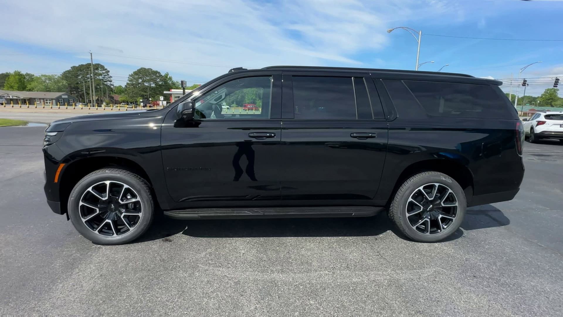 New 2026 Chevrolet Suburban RST w/ Comfort Package RWD image 5