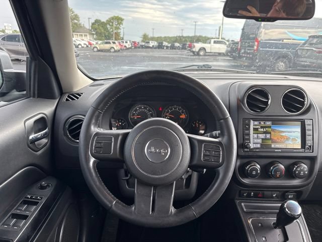 Used 2014 Jeep Patriot Latitude AWD/4WD image 20