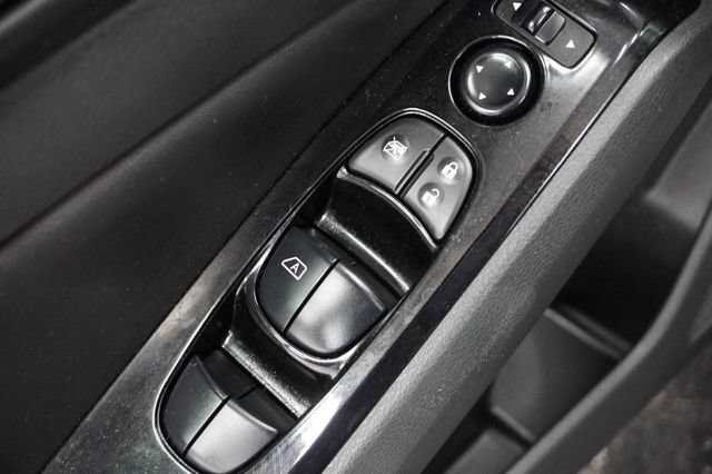 Used 2023 Nissan Altima 2.5 SV FWD image 6