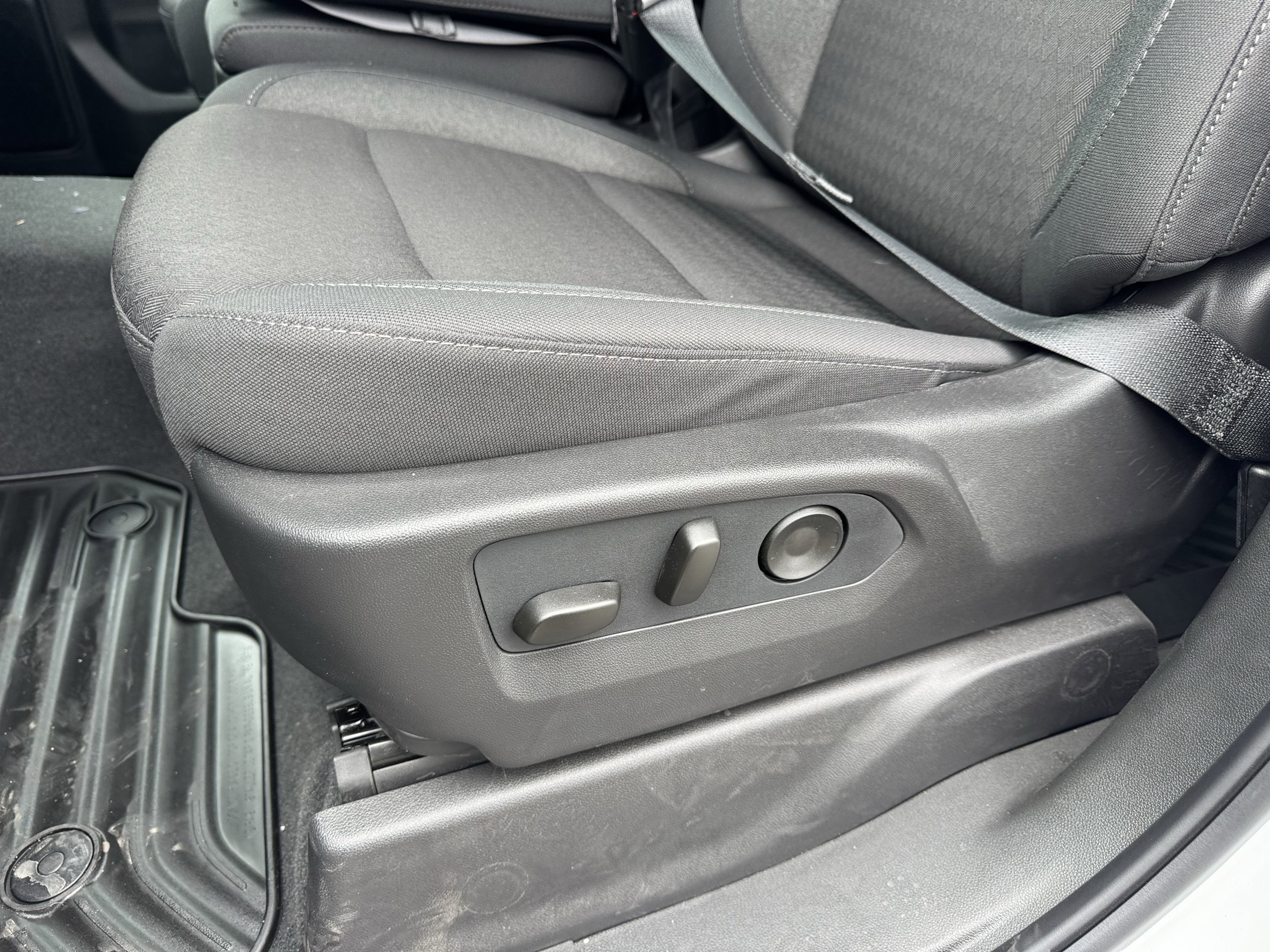 New 2026 Chevrolet Silverado 1500 Custom Trail Boss w/ LPO, Dark Essentials Package AWD/4WD image 15