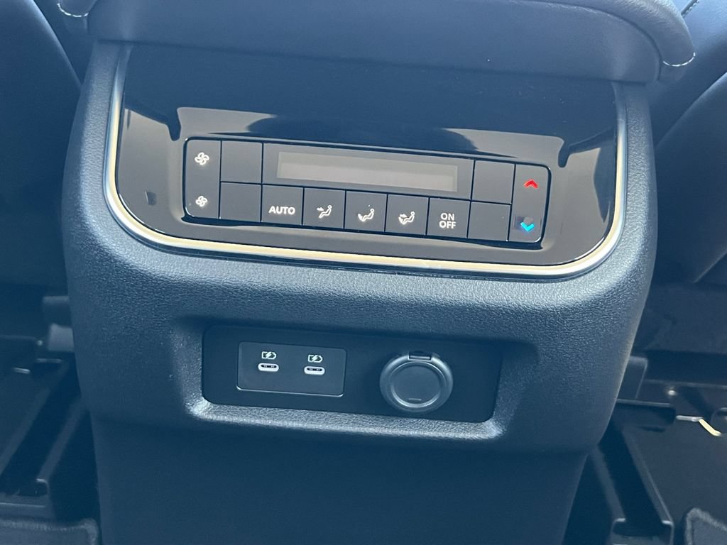 Certified 2026 Nissan Armada SV RWD image 4