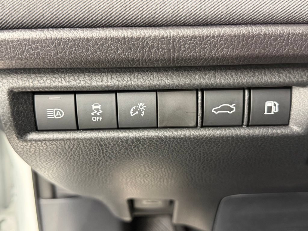 Used 2026 Toyota Camry LE w/ Convenience Package FWD image 29