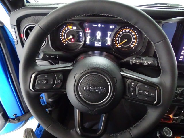 Certified 2025 Jeep Wrangler Unlimited Rubicon w/ Convenience Group AWD/4WD image 6