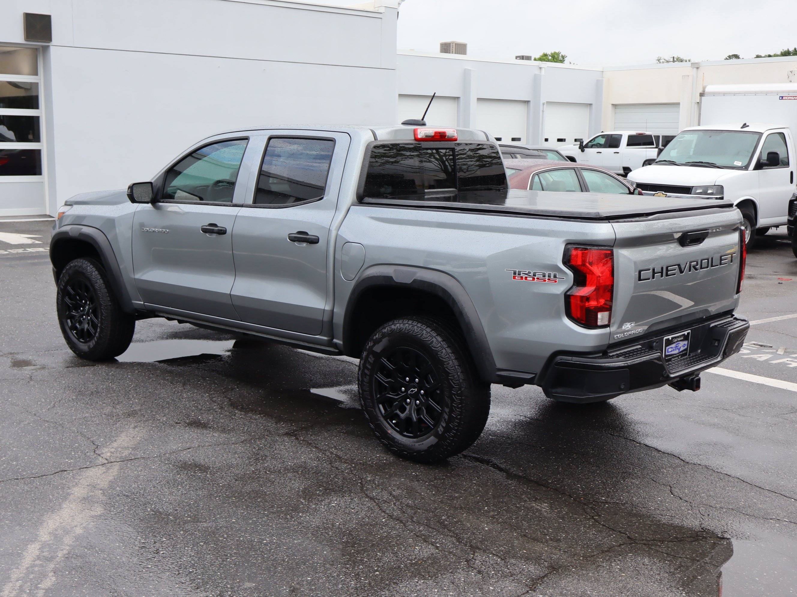 Used 2024 Chevrolet Colorado Trail Boss w/ Technology Package AWD/4WD image 8