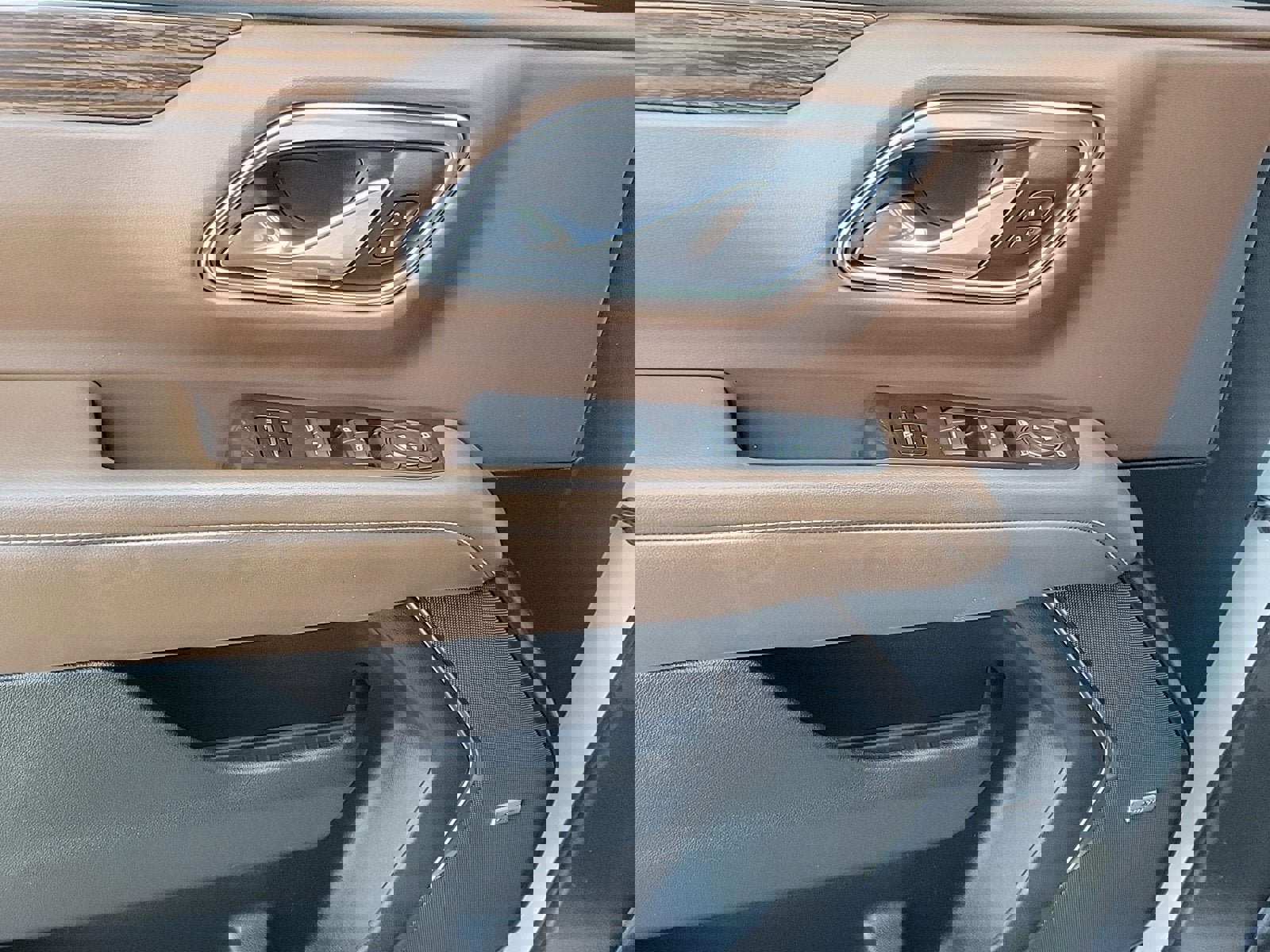 Used 2021 Chevrolet Tahoe High Country image 21