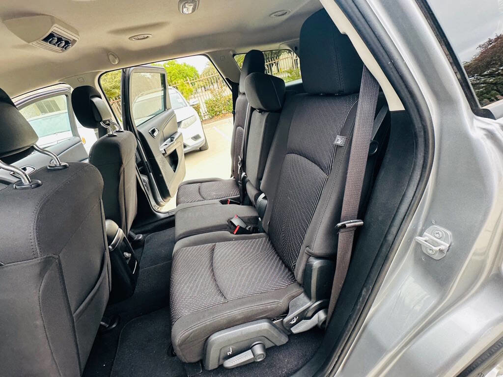Used 2016 Dodge Journey SXT image 18