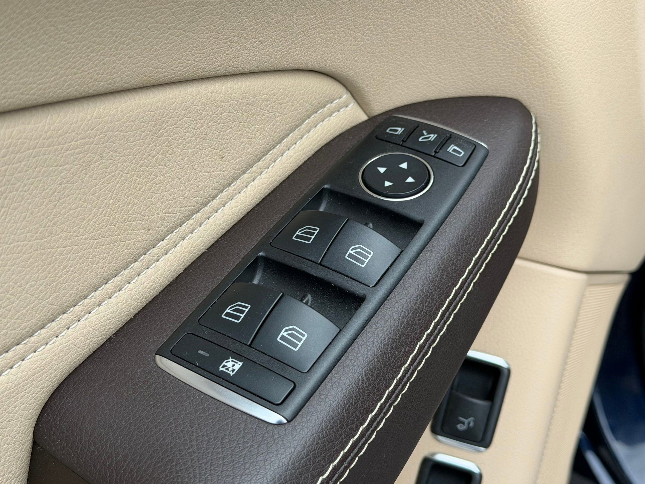 Used 2019 Mercedes-Benz GLS 450 4MATIC image 19